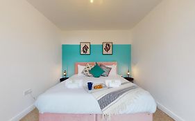 Cosy Cardiff Apartment And Patio