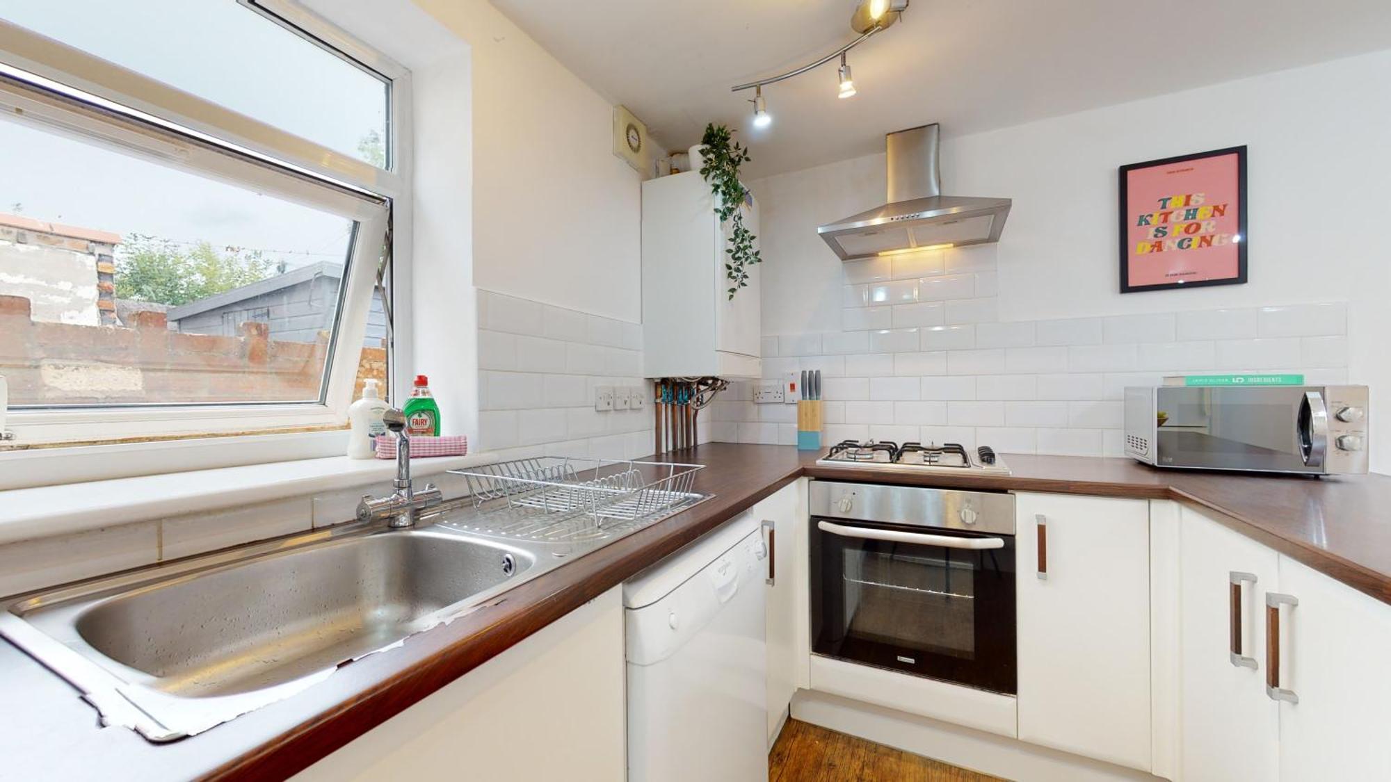 Cosy Cardiff Apartment And Patio Exterior photo
