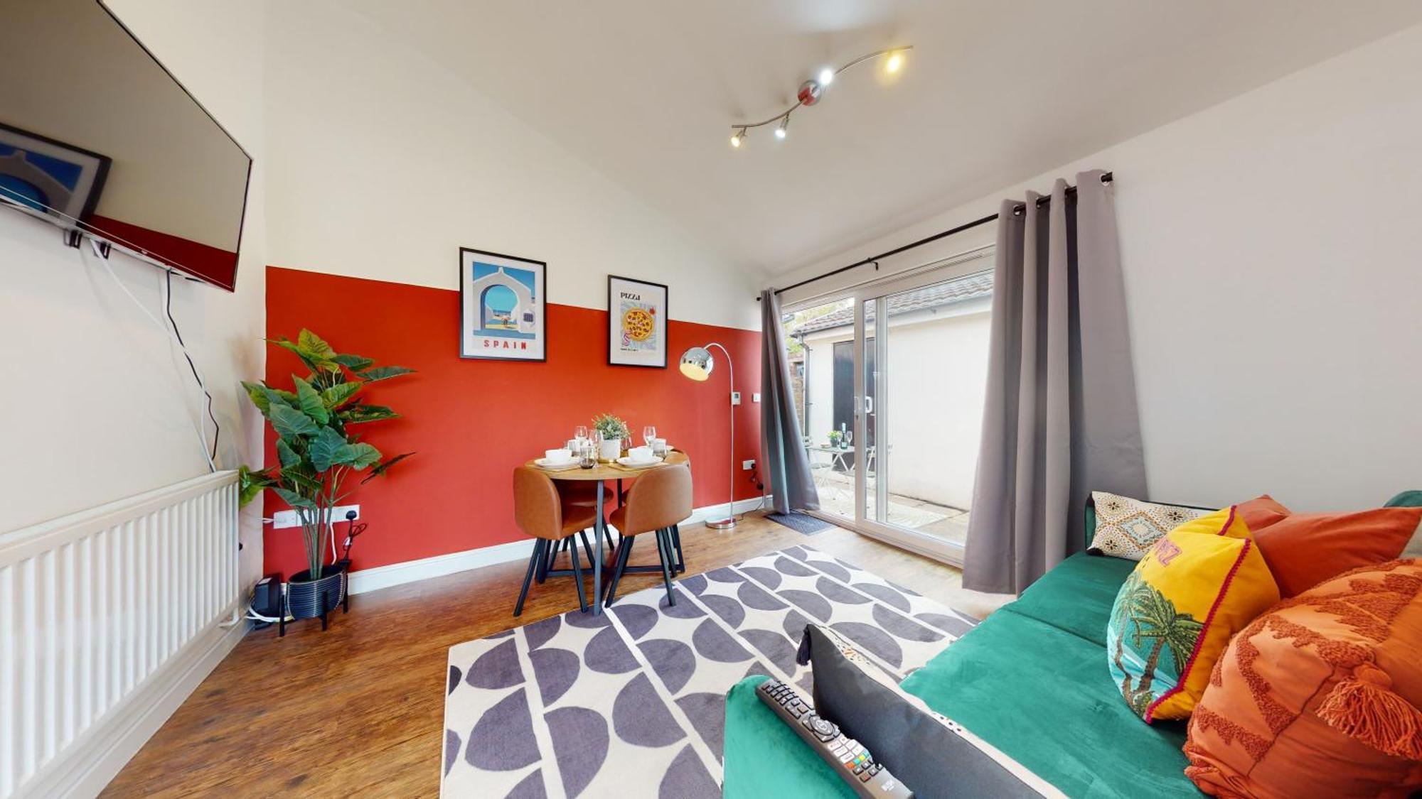 Cosy Cardiff Apartment And Patio Exterior photo
