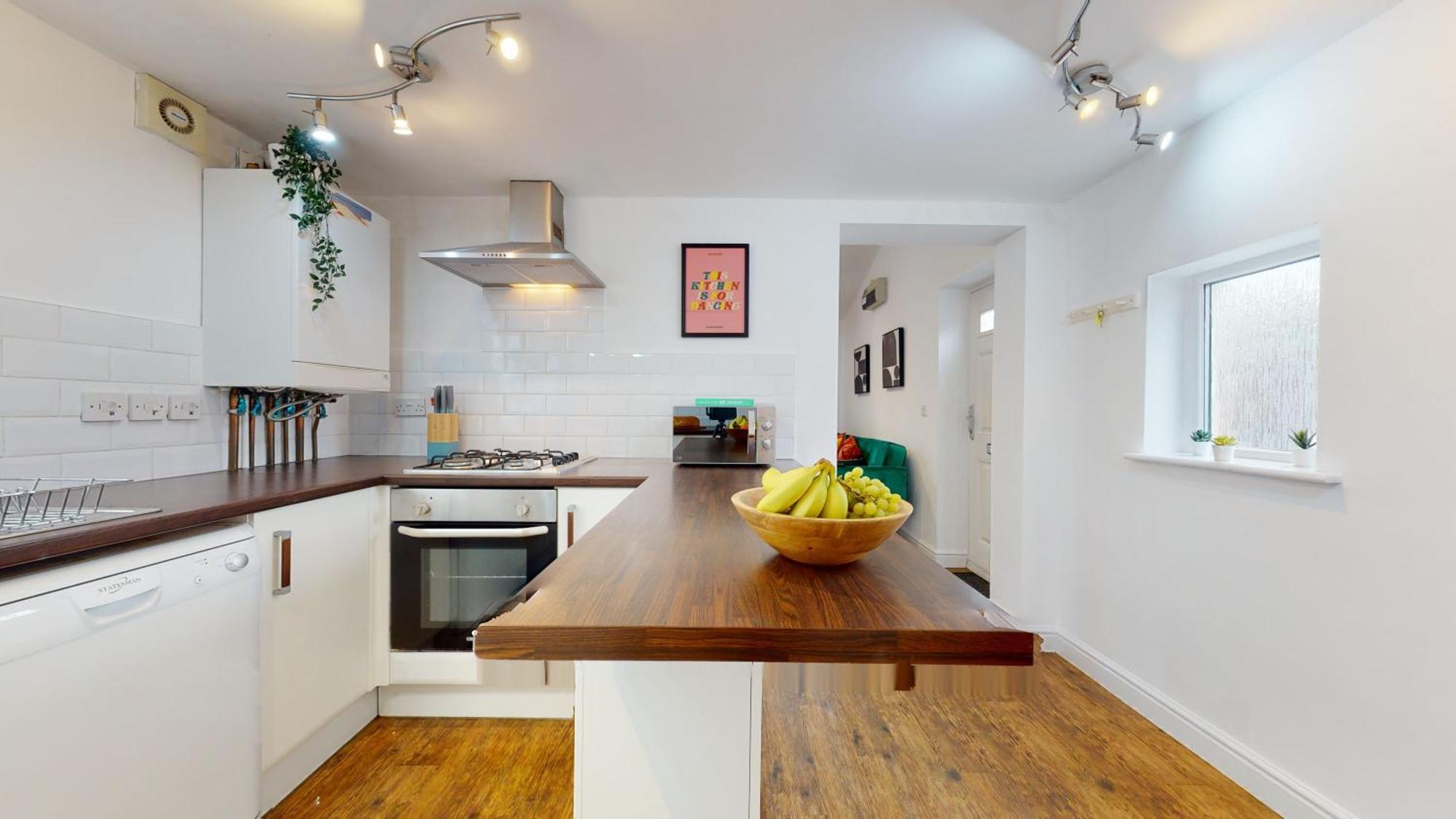 Cosy Cardiff Apartment And Patio Exterior photo